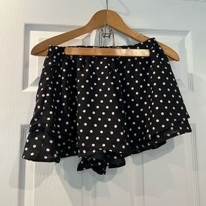Nasty Gal Black with White Polka Dot Shorts Size 6
